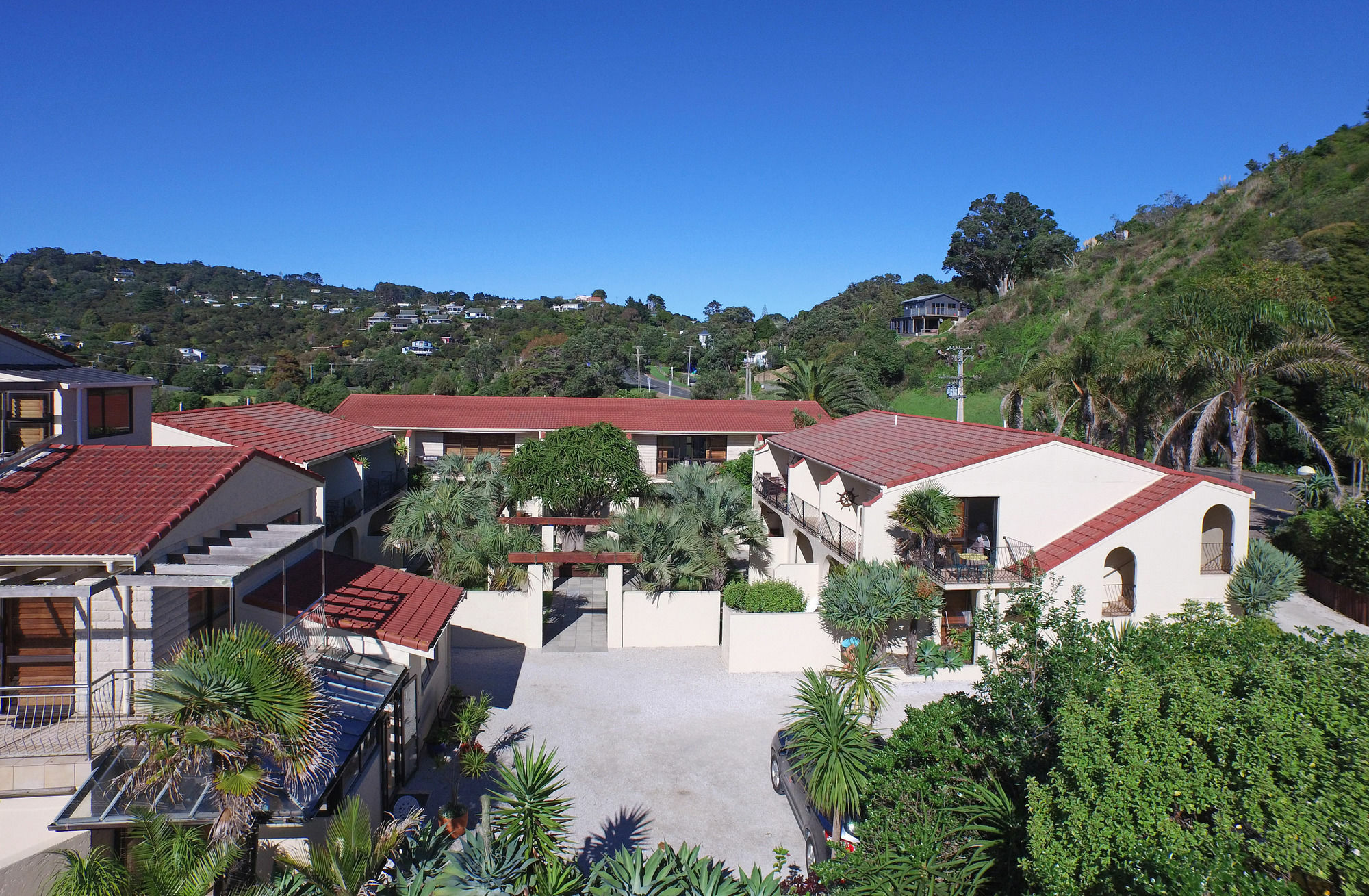 Onetangi Beach Apartments Exterior photo